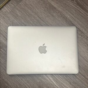 Apple MacBook Pro in Sleek Silver